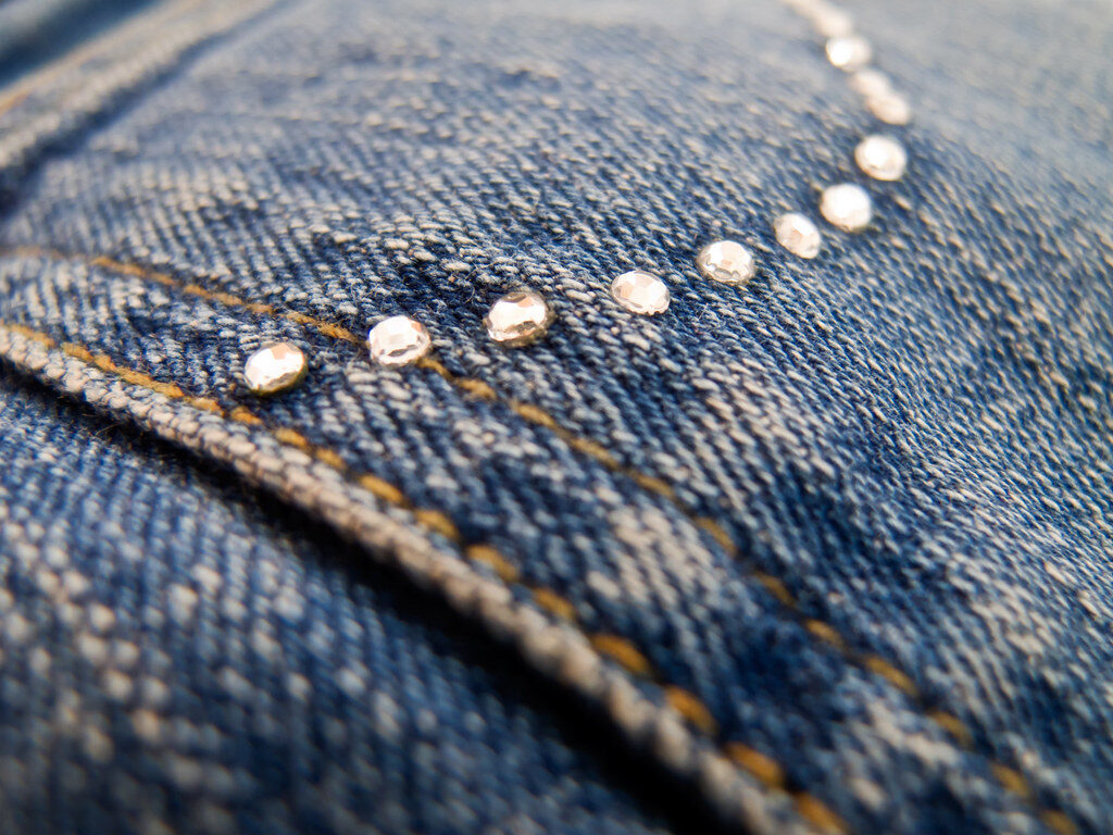 STUDS DECO on jeans